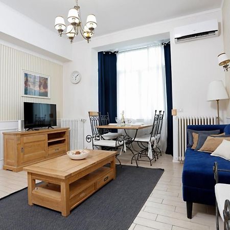 Classy 2 Bedroom Apartment In City Center Bucureşti Eksteriør bilde