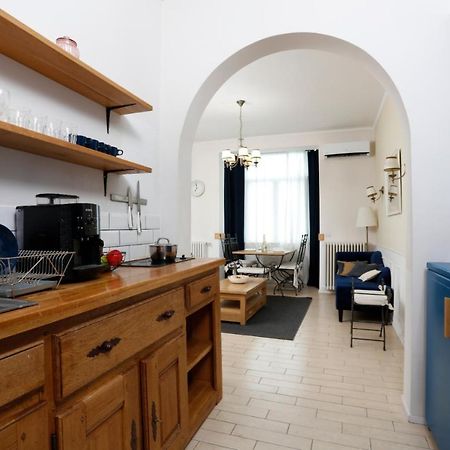 Classy 2 Bedroom Apartment In City Center Bucureşti Eksteriør bilde