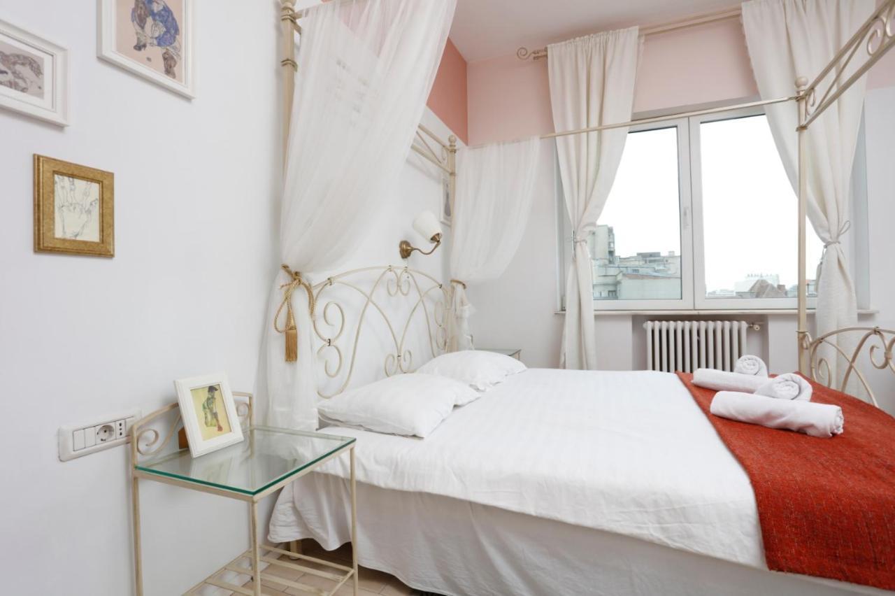 Classy 2 Bedroom Apartment In City Center Bucureşti Eksteriør bilde