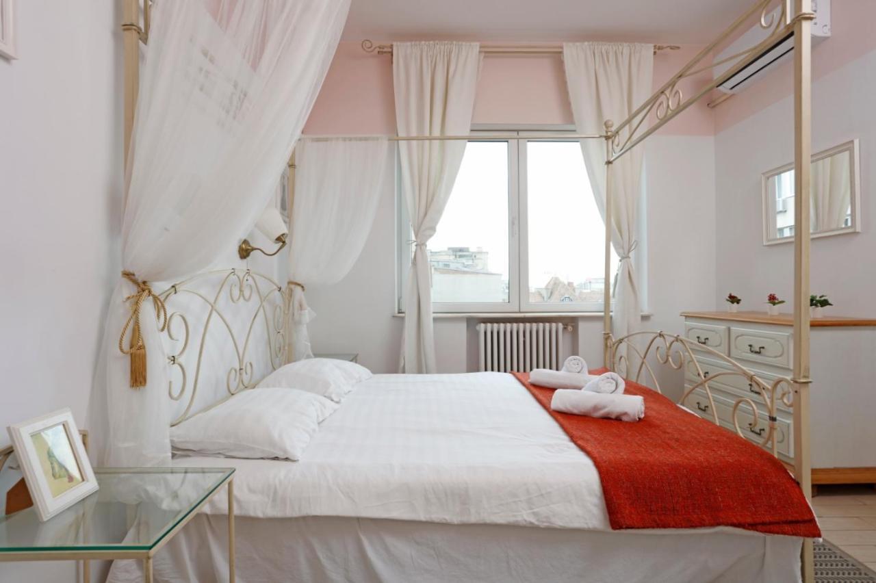 Classy 2 Bedroom Apartment In City Center Bucureşti Eksteriør bilde